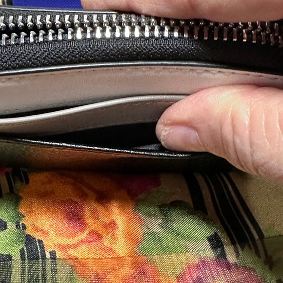 NWT Michael Kors wallet. - Picture 4 of 9